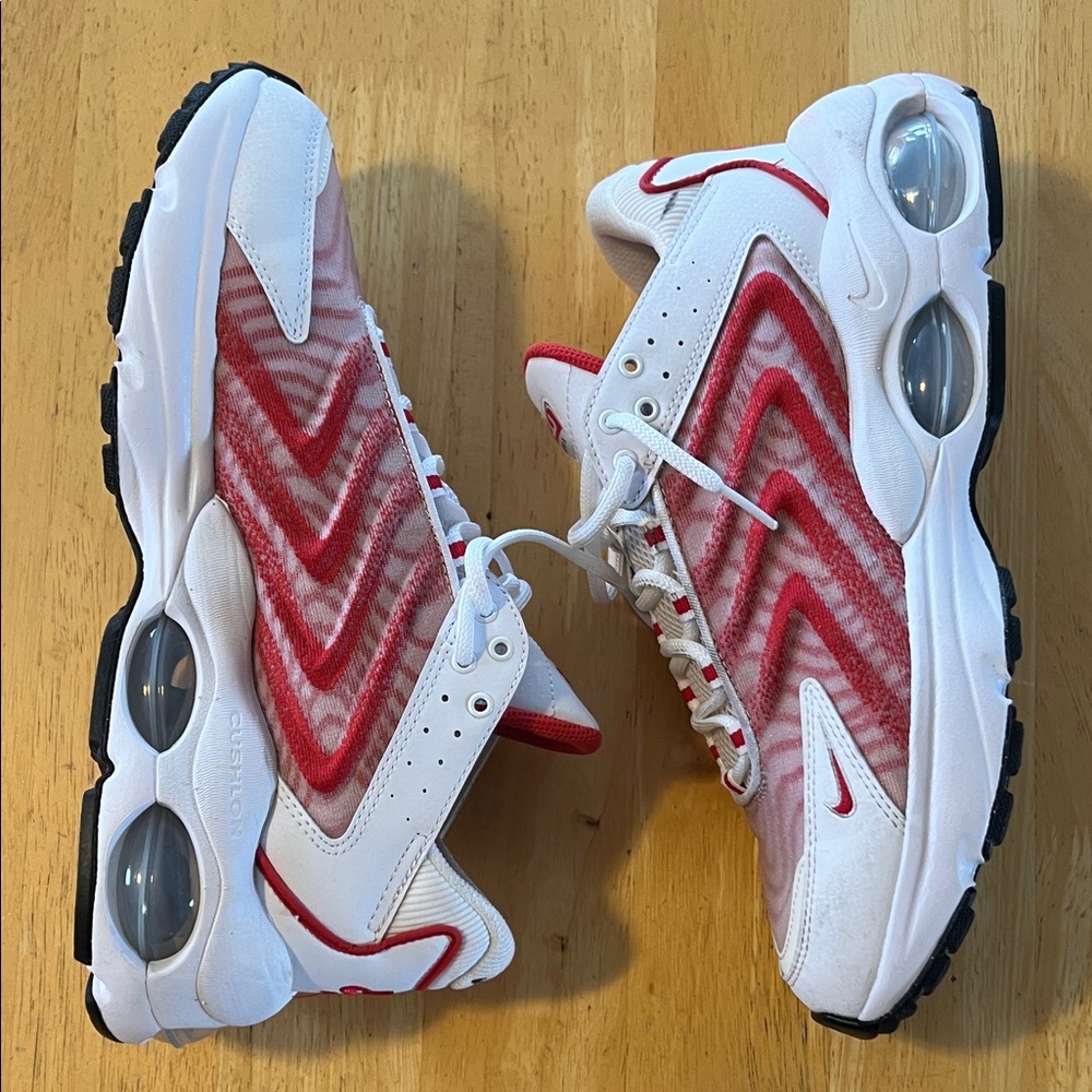 NIKE TW Air Max Sneakers red and white